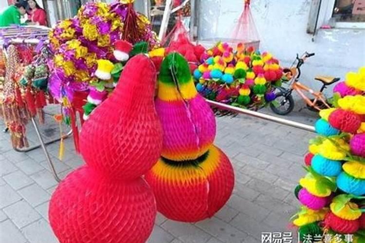 端午节的葫芦挂在门的哪一边