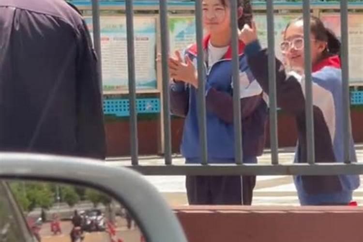 65年男蛇和65年女蛇配对吗