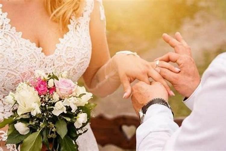 梦到自己结婚意味着什么？(单身女子)