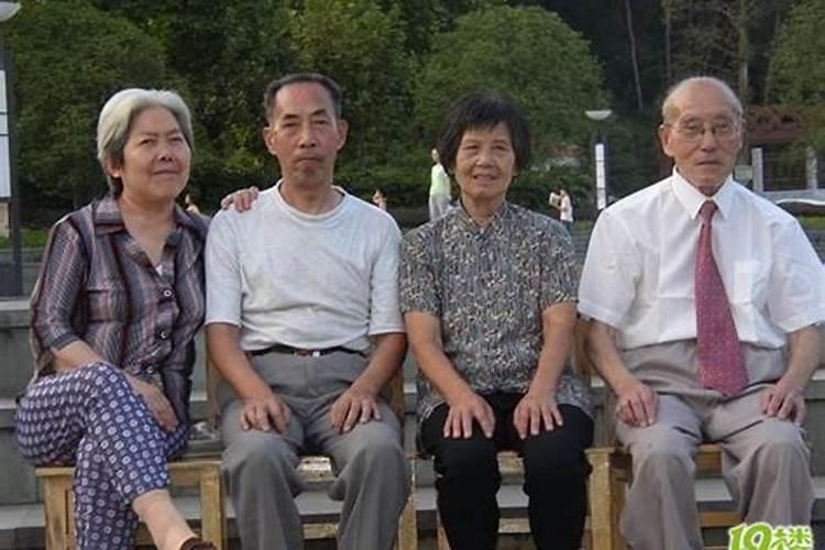 梦见妹妹着身子没穿衣服的预兆
