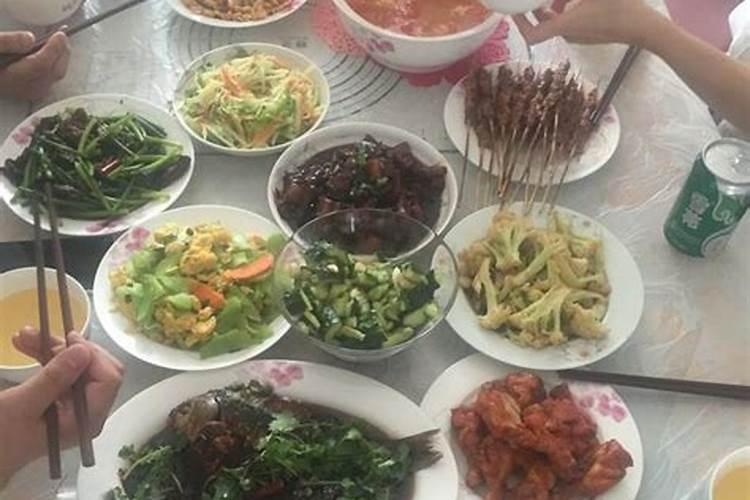 梦见不是很熟的朋友来家做饭吃的预兆