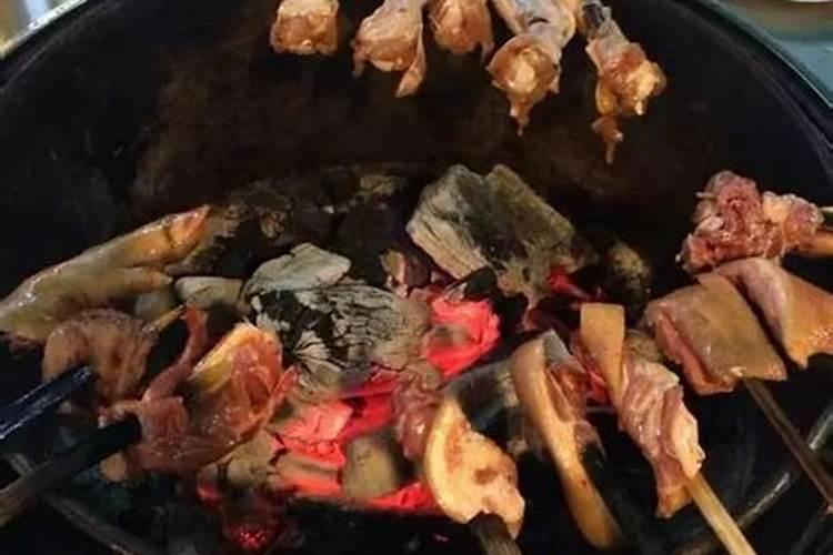 冬至吃汤圆还是吃饺子？