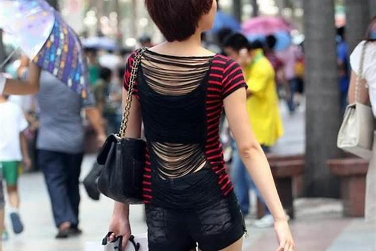 梦见女孩背影的预兆