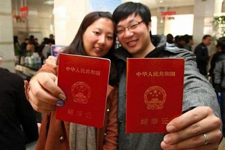 2o01年九月蛇在2o2o年上半年高考怎样？