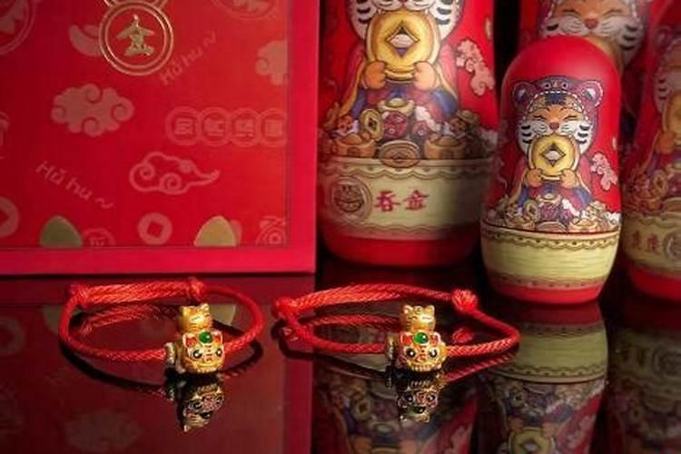 属虎本命年能戴虎吗 属虎人戴三合生肖事业佳？