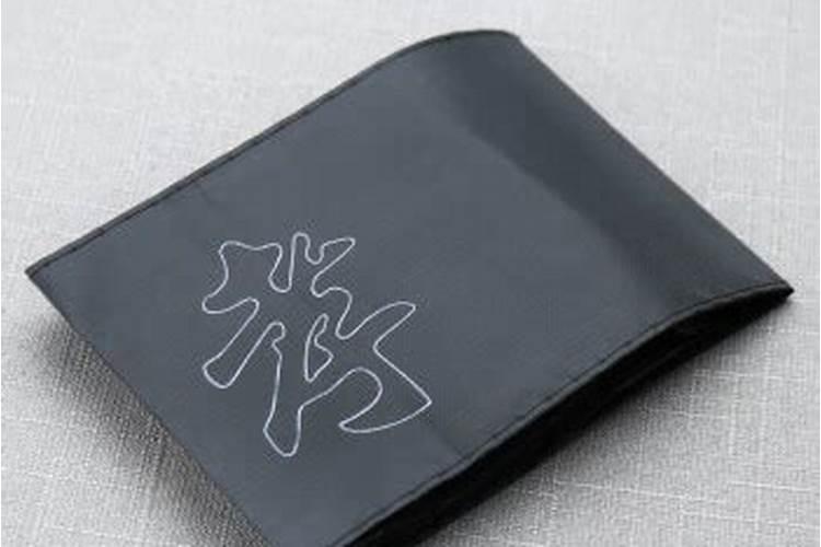 梦到自己开车刹不住车是什么意思