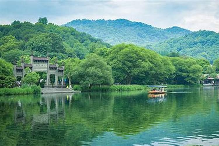 梦见和爱人登很陡的山的预兆