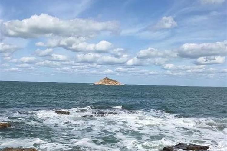 梦见家门口外就是大海的预兆