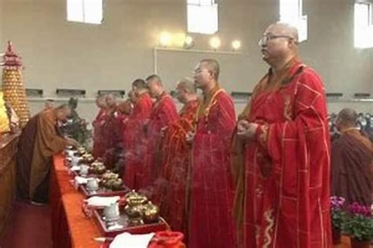 专门哭丧,吹喇叭,做法事的人叫什么？