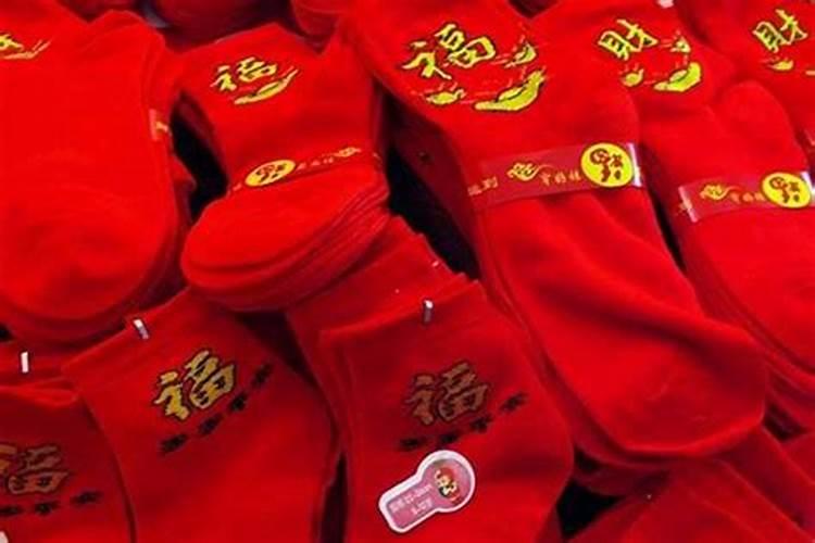 灵棚和吃饭地方相差很远本命年的可以去吃饭吗？
