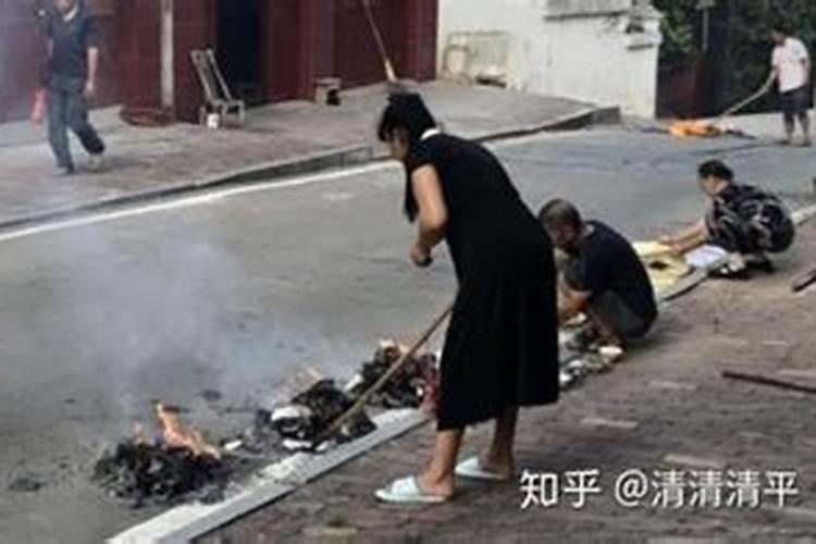 2022七月半烧纸能不能烧两次五七烧纸延后一天行吗