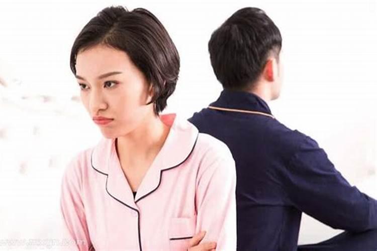 我刚做梦,梦见老公和他前妻复婚,跟我离婚!是什么兆头