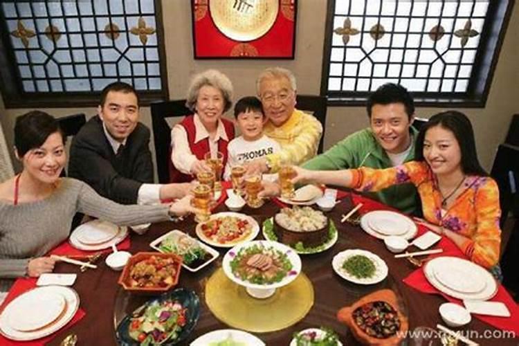 梦见聚餐究竟是何预兆？