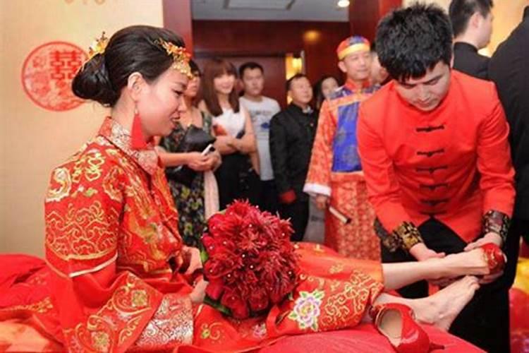 梦见看见很多龙卷风是什么预兆？