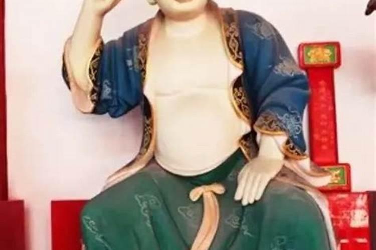 如何用八字看墓地风水