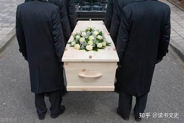 梦见和棺材里的死人说话的预兆