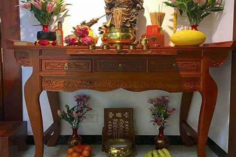梦到家里供奉的佛像突然不见了,就只剩下供桌和香灰香炉,怎么回事啊...