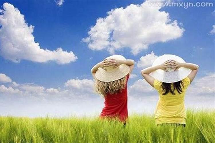 梦见俩漂亮的小女孩