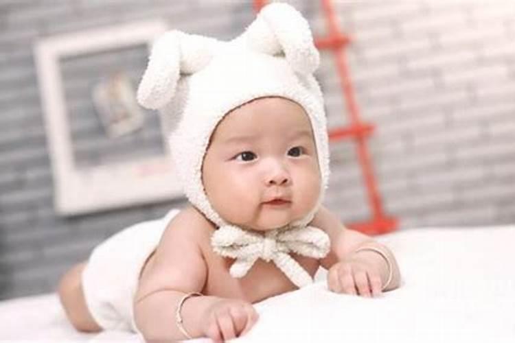 如果当年小孩出生是任月,后面生日是按任月过吗？还是往后推一个月百度...