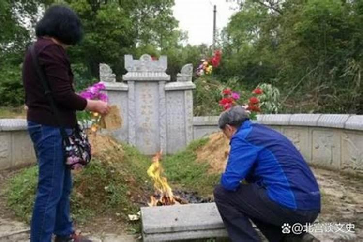 梦见老公口袋里有很多钱是什么意思