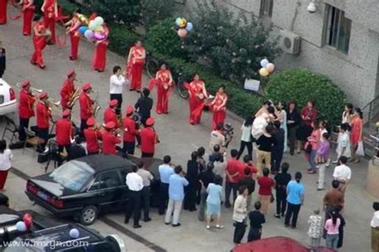 梦见邻居家结婚办喜事是什么意思