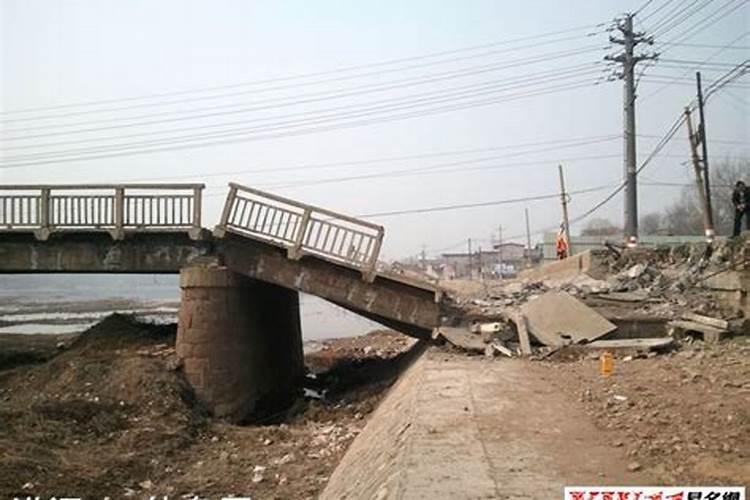 梦见妈妈死了自己大哭是什么意思