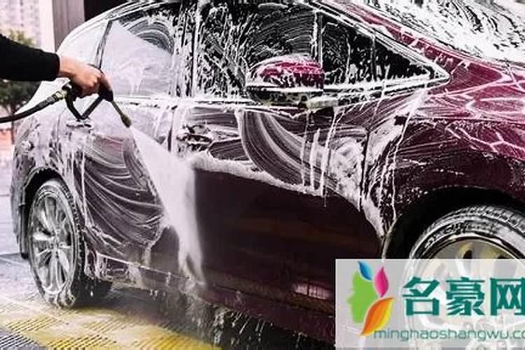 梦见洪水泛滥逃跑的预兆