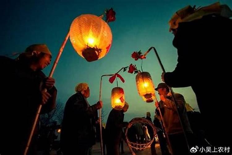 节日习俗:中元节习俗烧包袱？