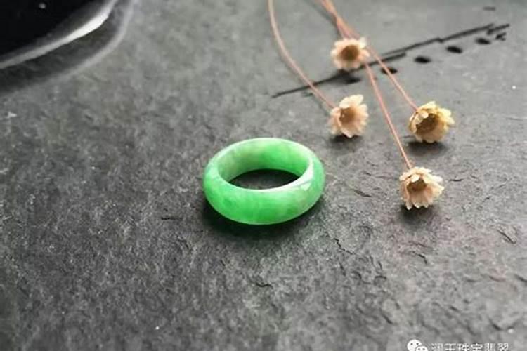 白天梦见棺材是什么意思？