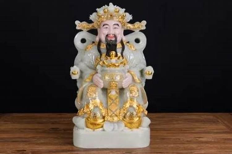 属兔2025年犯太岁吗？