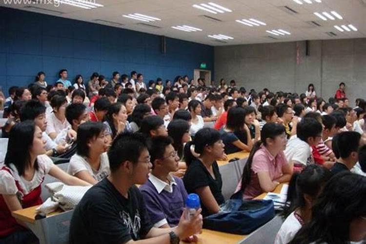 梦到重回学校上学是什么意思