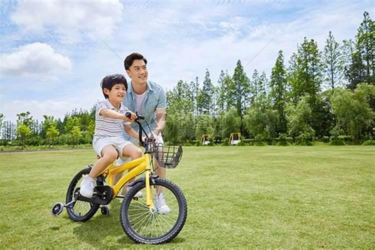 梦见儿子被水淹死大哭是什么意思？