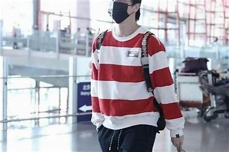属蛇的男人本命年戴什么好