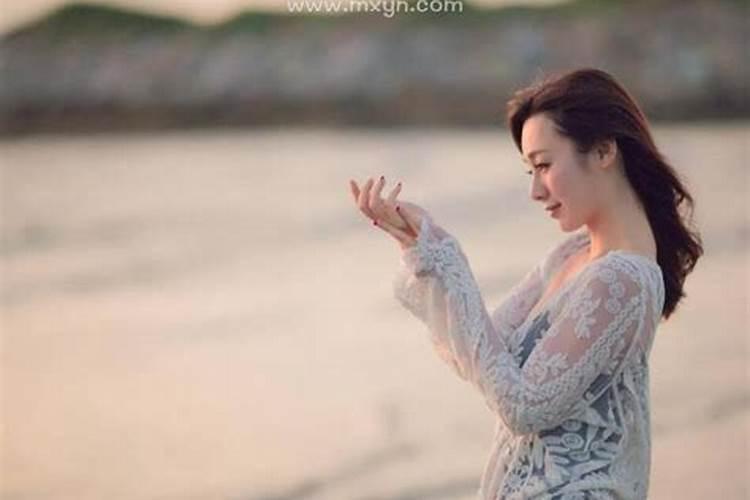 女生梦见不认识的男生